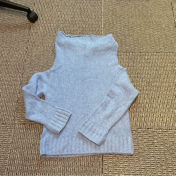 Light Blue Anthropologie Cashmere Blend Oversized Sweater — Size L - Picture 4 of 4
